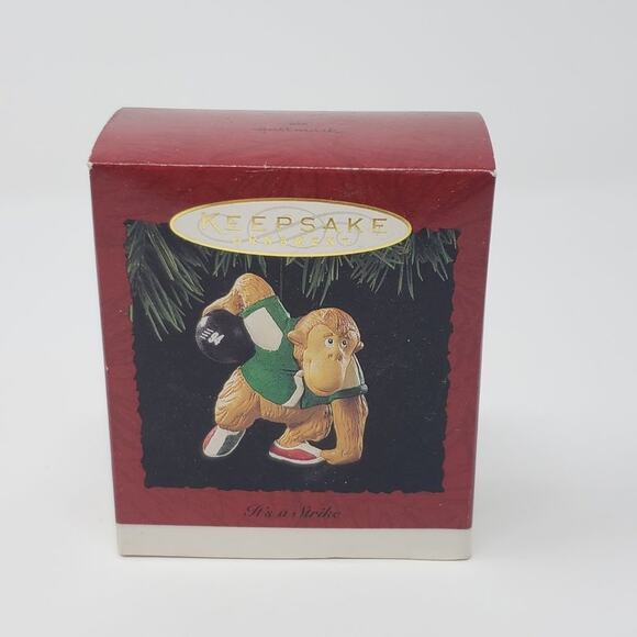 1994 Hallmark It’s A Strike Handcrafted Keepsake Holiday Christmas Ornament. - Picture 1 of 6